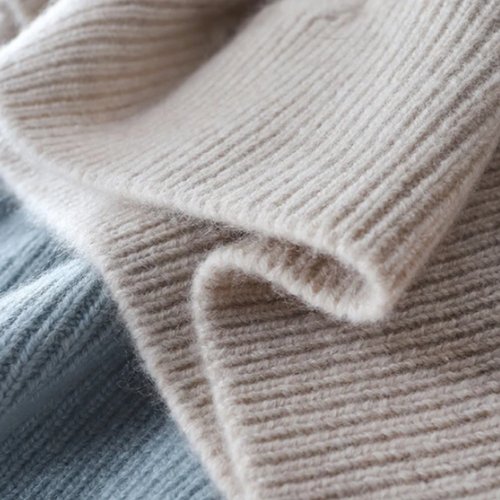 Women’s Cashmere Jersey – Elegant and Soft Turtleneck Sweater