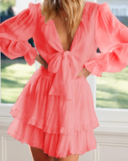 Lara Vestido Mini Mujer – Cuello V Profundo, Lazo Frontal y Bajo con Volantes