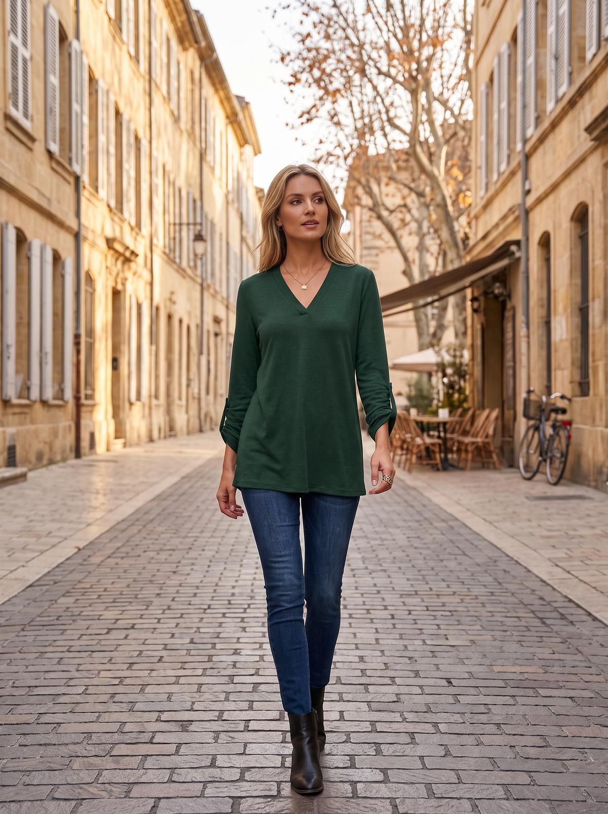 Camisa de cuadros Daniela para Mujer – Cuello en V, Bajo asimétrico y Silueta relajada
