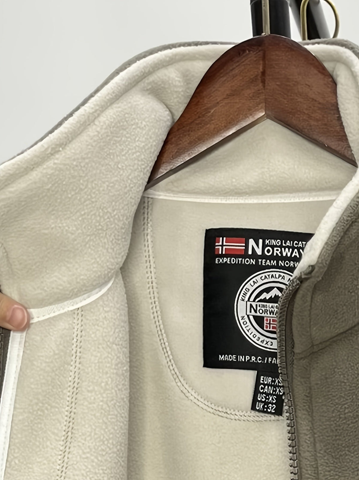 Chaqueta Leo para Hombre – Suave, Cálido y Cómodo