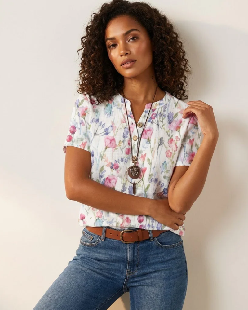 Blouse florale pour femme Savannah – décolleté en V, manches courtes et coupe fluide