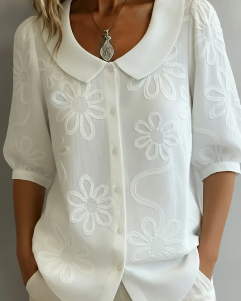 Winifred Blusa Bordada Mujer – Cuello Redondo, Botones y Manga Corta