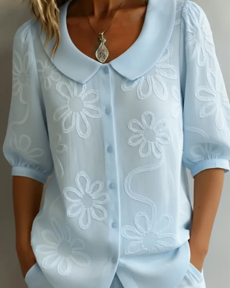 Winifred Blusa Bordada Mujer – Cuello Redondo, Botones y Manga Corta