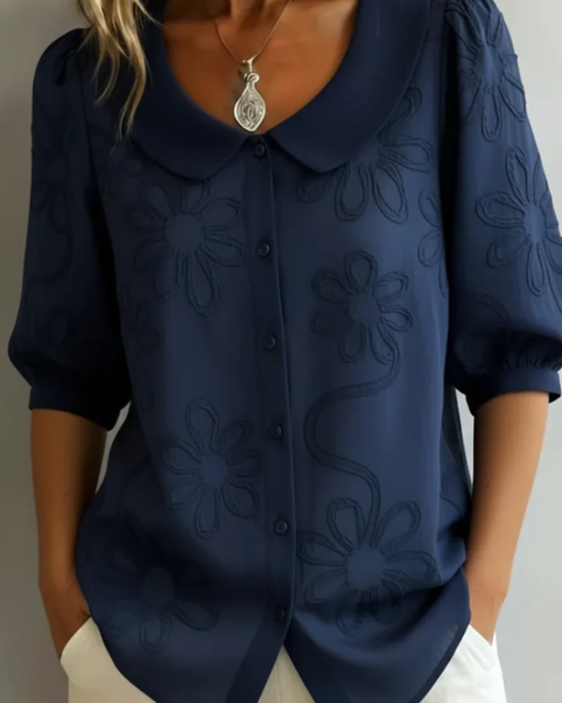 Winifred Blusa Bordada Mujer – Cuello Redondo, Botones y Manga Corta